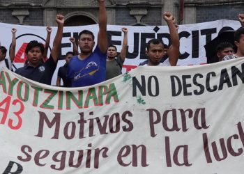Exige abogado de militares liberados por caso Ayotzinapa que Encinas saque las manos del caso