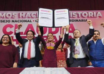 Recibe Sheinbaum constancia como candidata a la presidencia por Morena