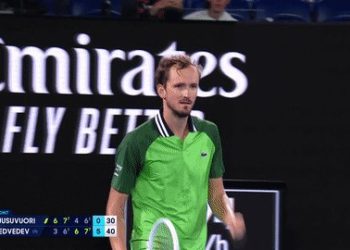 Medvedev sobrevive a Ruusuvuori y huye de la eliminación
