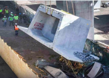 Retiran dovela que cayó en obras del Tren Interurbano