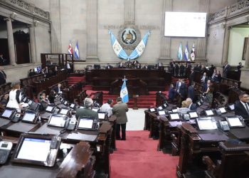 La OEA y la UE piden al Congreso de Guatemala que le entregue el poder a Arévalo