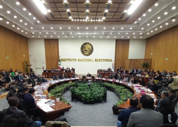 El INE aprobó que sean obligatorios los tres debates presidenciales