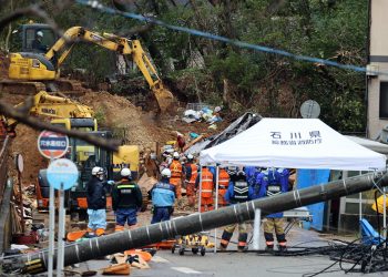 Continúan las tareas de rescate tras el sismo de Japón