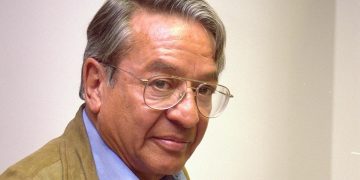 Lamenta AMLO fallecimiento del escritor José Agustín