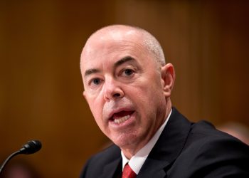 Los republicanos anuncian cargos en el juicio político contra Alejandro Mayorkas