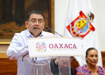 Analiza Gobierno de Oaxaca refinanciamiento de la deuda pública para el ahorro de recursos
