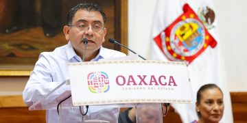 Analiza Gobierno de Oaxaca refinanciamiento de la deuda pública para el ahorro de recursos