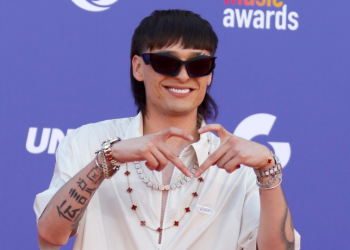 Participación de Peso Pluma en Festival desata polémica