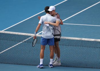 Jannik Sinner supera a Novak Djokovic en semifinales del Abierto de Australia