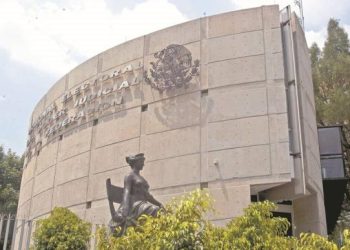 ¿Por qué el Tribunal Electoral frenó una multa de 60 millones de pesos en contra de Morena?  Esto dijo un experto