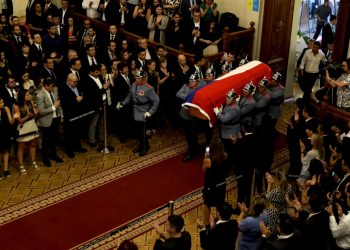 Los restos mortales de Piñera llegan al antiguo Congreso para ser velados