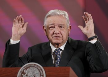 López Obrador dice que asesinato de líder buscadora no fue por su labor