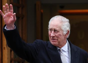 El rey Carlos III suspende toda su actividad pública