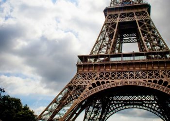 Trabajadores de la Torre Eiffel se van a huelga