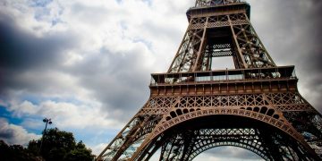Trabajadores de la Torre Eiffel se van a huelga
