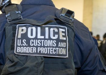 Florida manda más elementos de seguridad ante “invasión” migrante