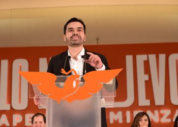Álvarez Máynez denuncia a López Obrador por hacer campaña con sus reformas