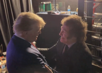 Milei, arropado por Trump, clama  contra el “peligro” del socialismo