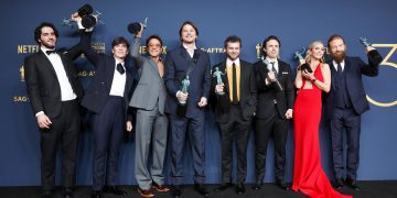 Oppenheimer lidera los premios del Sindicato de Actores