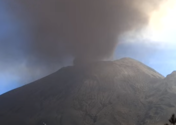 Cancelan 22 vuelos en el AICM por actividad del Popocatépetl