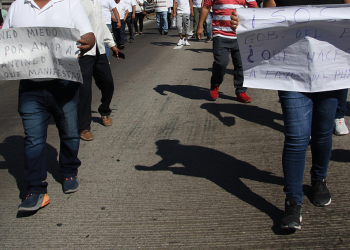 Transportistas protestan en Guerrero tras cuatro asesinatos