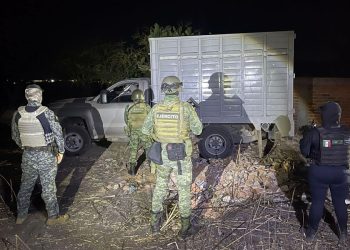 Confiscan camioneta con blindaje artesanal y con casquillos de balas antiaéreas