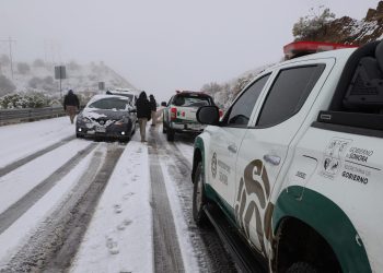 Se presentan intensas nevadas en sierra de Sonora por séptima tormenta invernal