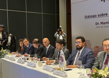 Martí Batres se compromete con empresarios a bajar delitos de alto impacto