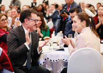 Se reúnen diputados federales de la Coalición Juntos Hacemos Historia con Claudia Sheinbaum