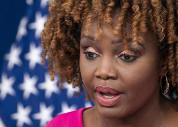 EU rechaza críticas de López Obrador al NYT y defiende la libertad de prensa