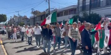 Decenas de miles salen a defender la democracia en Aguascalientes