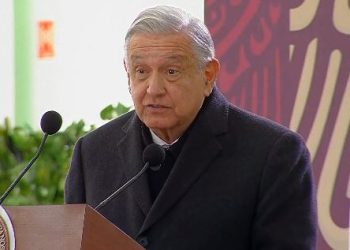 López Obrador agradece el apoyo del Ejército pero niega la militarización
