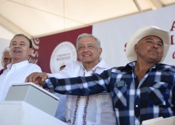 López Obrador inaugura obra que llevará agua al pueblo Yaqui