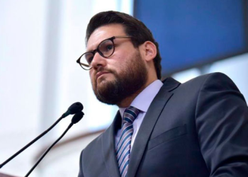 Acusan a Batres de negar certificaciones de seguridad de la Línea 12  