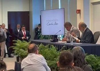 Carlos Slim considera “estupenda” la separación de poderes