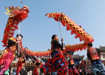 China da la bienvenida al Año del Dragón, símbolo de vitalidad