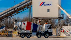 Ganancias de Cemex decrecieron 79 % en 2023