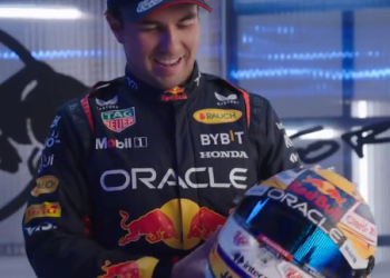 Checo Pérez presentó su nuevo casco para la temporada 2024