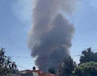 Se registra fuerte incendio en la zona de Cuemanco   