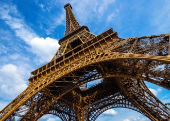 Torre Eiffel se encuentra cerrada por segundo día consecutivo por huelga de trabajadores