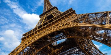 Torre Eiffel se encuentra cerrada por segundo día consecutivo por huelga de trabajadores