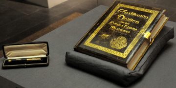 La Constitución acumula 256 reformas al cumplir 107 años, señala estudio