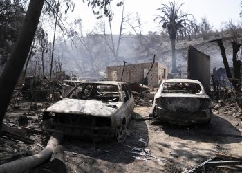 Suman 131 muertos por incendios en Chile