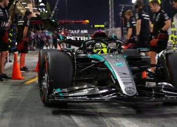 Hamilton lidera los segundos entrenamientos libres en Bahreín