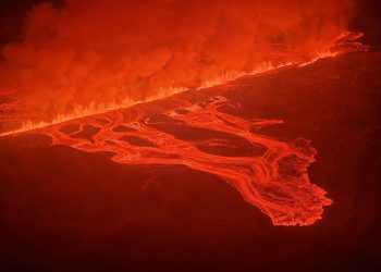 Nueva erupción volcánica en el suroeste de Islandia, la tercera en los últimos dos meses