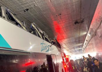 Varios lesionados deja fuerte accidente de autobús en Viaducto