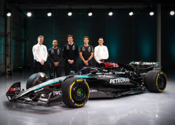 Mercedes presenta el W15, último que pilotará Hamilton