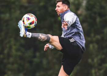 Martino descarta una lesión grave de Messi