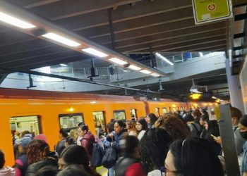 A 10 días de su reapertura, desalojan a pasajeros para retirar tren de la L12
