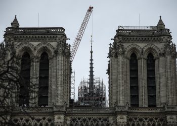 La nueva aguja de Notre Dame ya es visible para los parisinos